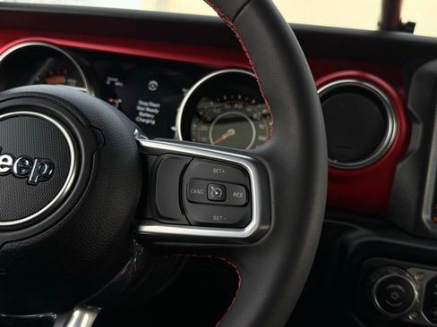 Used 2023 Jeep Gladiator Rubicon w/ Cold Weather Group image 10