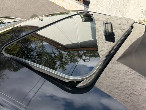 Used 2011 Volkswagen Golf 2-Door image 16