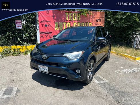 Used 2018 Toyota RAV4 XLE image 1