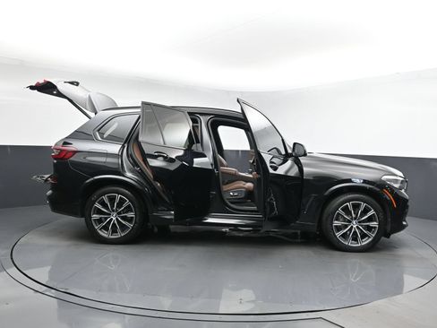 Used 2021 BMW X5 xDrive40i w/ M Sport Package AWD/4WD image 25