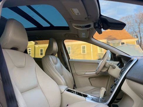 Used 2011 Volvo XC60 T6 image 37