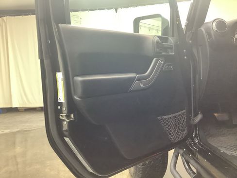 Used 2017 Jeep Wrangler Sport image 16