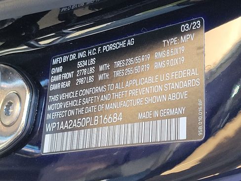 Certified 2023 Porsche Macan image 37