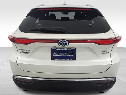 Used 2021 Toyota Venza XLE w/ Softex Package AWD/4WD image 4
