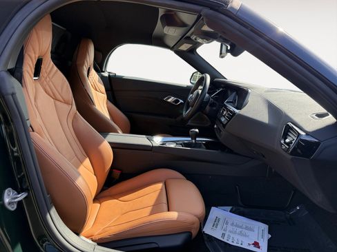Used 2025 BMW Z4 M40i w/ Edition image 17
