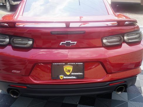 Used 2022 Chevrolet Camaro SS RWD image 9