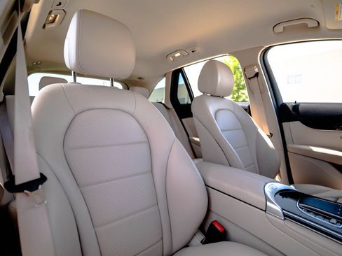 Used 2022 Mercedes-Benz GLC 300 4MATIC image 20