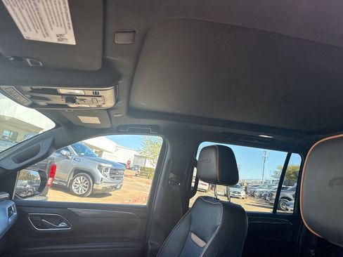 Used 2022 GMC Yukon XL AT4 image 13