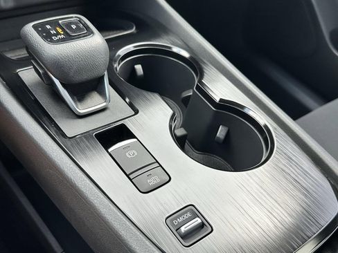 Used 2023 Nissan Rogue S image 18