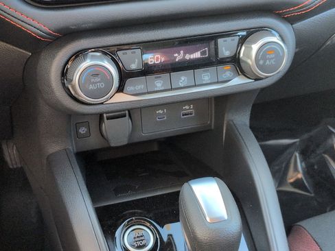 New 2025 Nissan Versa SR w/ Trunk Package FWD image 19