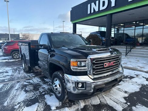 Used 2017 GMC Sierra 3500 SLE w/ SLE Preferred Package image 2