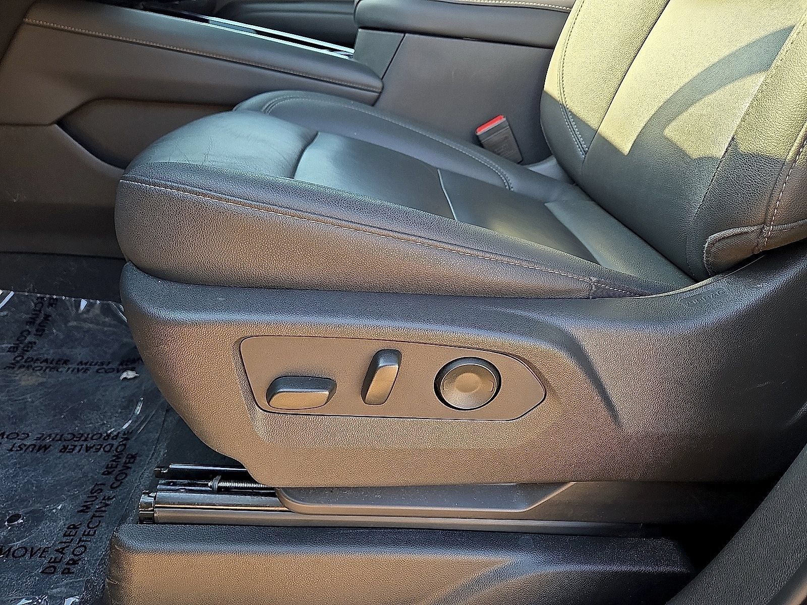 Used 2025 Chevrolet Tahoe LT AWD/4WD image 24