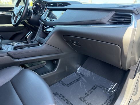 Certified 2025 Cadillac XT5 Premium Luxury image 12
