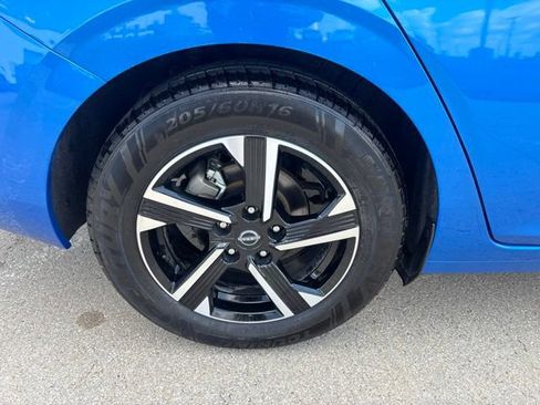 Used 2025 Nissan Sentra SV FWD image 11