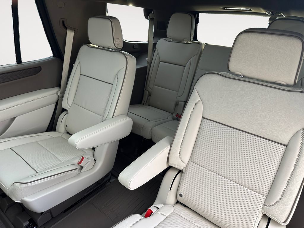 New 2026 GMC Yukon Denali w/ Denali Reserve Package AWD/4WD image 13