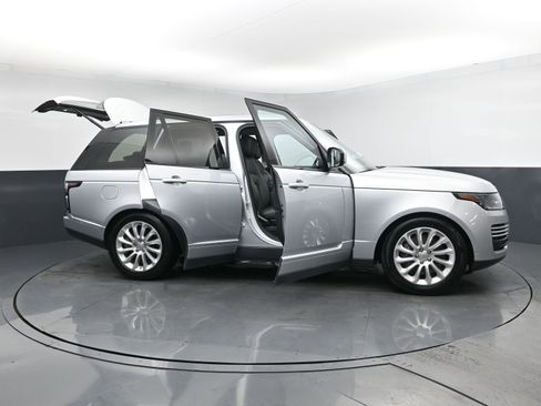 Used 2020 Land Rover Range Rover HSE image 30