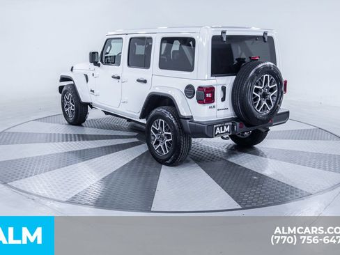 Used 2025 Jeep Wrangler Unlimited Sahara AWD/4WD image 7