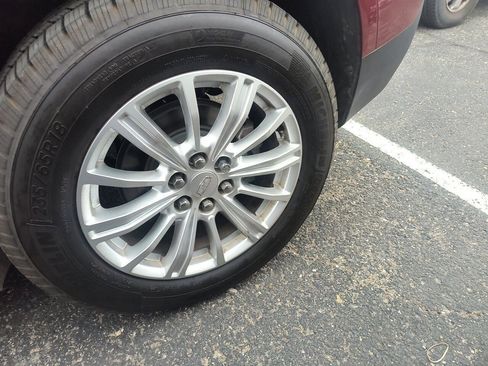 Used 2017 Cadillac XT5 FWD image 5