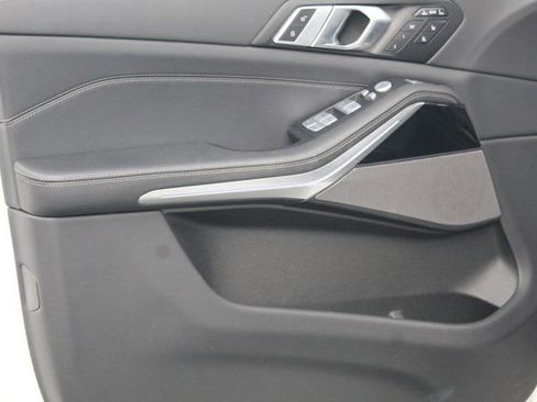 Used 2025 BMW X7 xDrive40i w/ Executive Package image 24