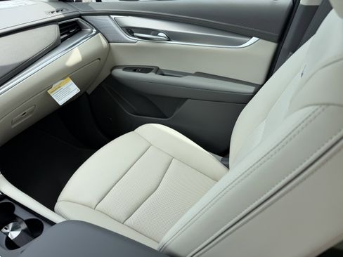 New 2026 Cadillac XT5 Premium Luxury w/ Driver Assist Package FWD image 16