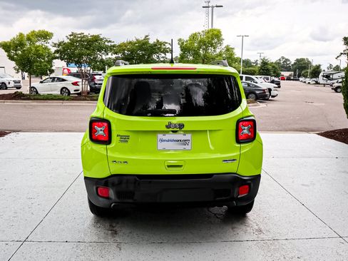 Used 2018 Jeep Renegade Latitude AWD/4WD image 10