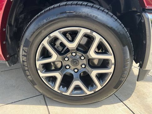 Used 2025 RAM 1500 Laramie AWD/4WD image 5