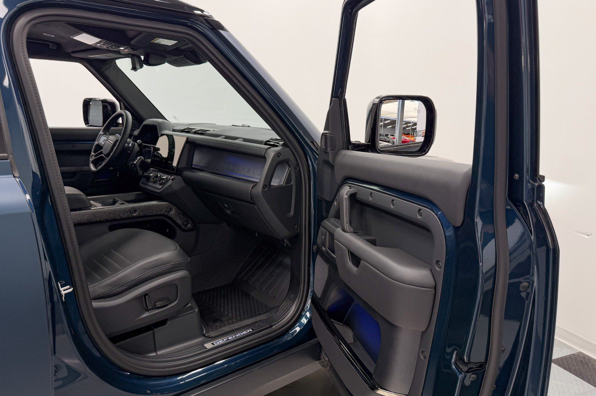 Used 2026 Land Rover Defender 110 AWD/4WD image 28