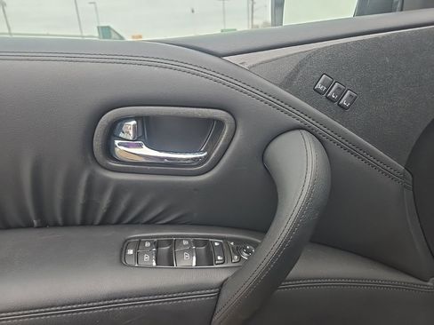 Used 2024 Nissan Armada SL w/ Midnight Edition Package image 12