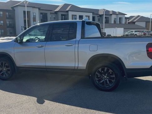 Used 2023 Honda Ridgeline Sport image 6