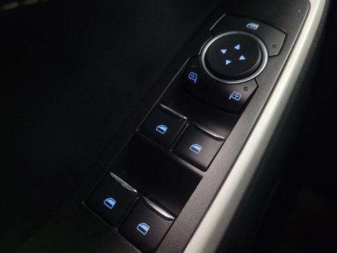 Used 2022 Ford Explorer XLT image 27