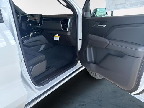 New 2026 GMC Canyon Elevation image 6