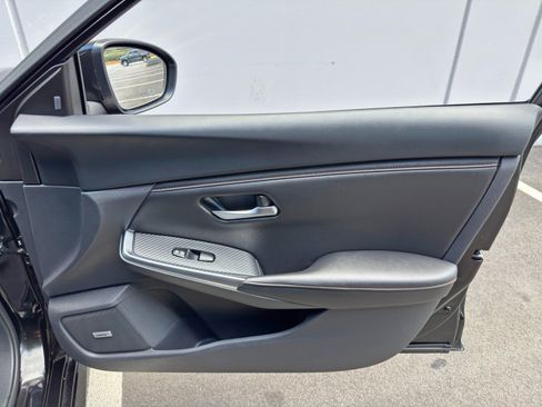 Used 2024 Nissan Sentra SR w/ SR Premium Package FWD image 39