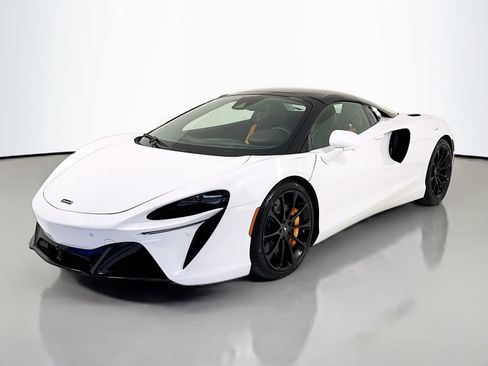 New 2026 McLaren Artura Spider image 3