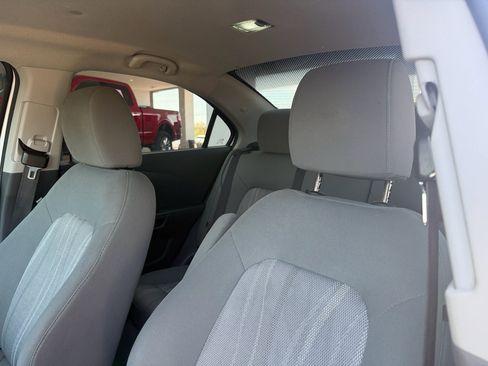 Used 2015 Chevrolet Sonic LT image 10
