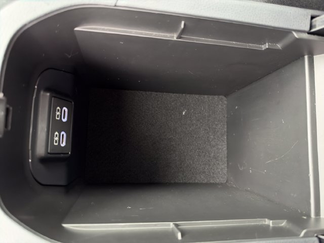 Used 2025 Toyota RAV4 XLE FWD image 25