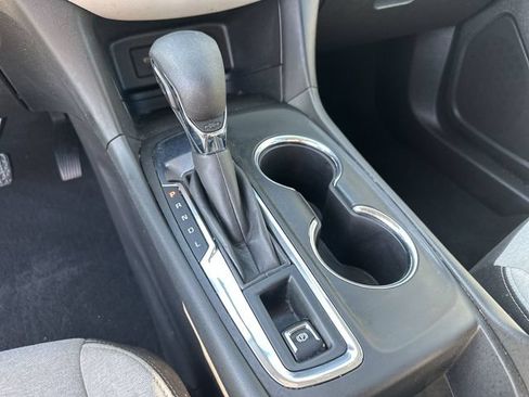 Used 2022 Chevrolet Equinox LS w/ LPO, Floor Liner Package FWD image 20