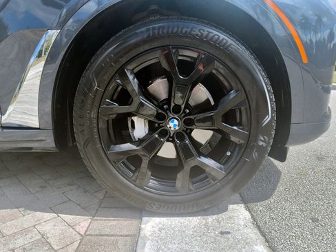 Used 2022 BMW X7 xDrive40i w/ Premium Package image 52