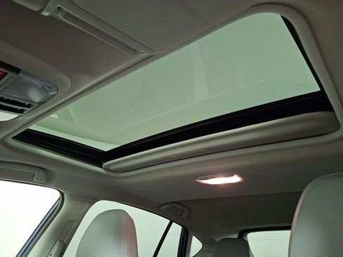 Used 2020 Subaru Crosstrek 2.0i Limited w/ Moonroof Package image 16