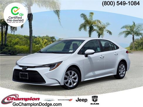 Used 2025 Toyota Corolla LE FWD image 1
