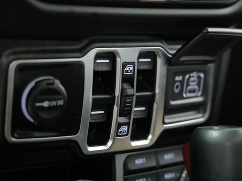 Used 2022 Jeep Wrangler Unlimited Sahara w/ Cold Weather Group image 24