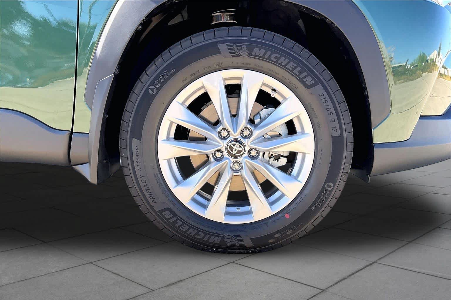 New 2026 Toyota Corolla Cross LE FWD image 12