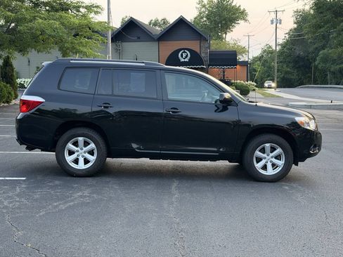 Used 2010 Toyota Highlander 2WD image 6