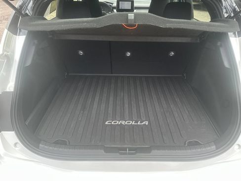 Used 2025 Toyota Corolla Hatchback w/ SE Package FWD image 22