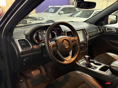 Used 2017 Jeep Grand Cherokee Altitude image 19