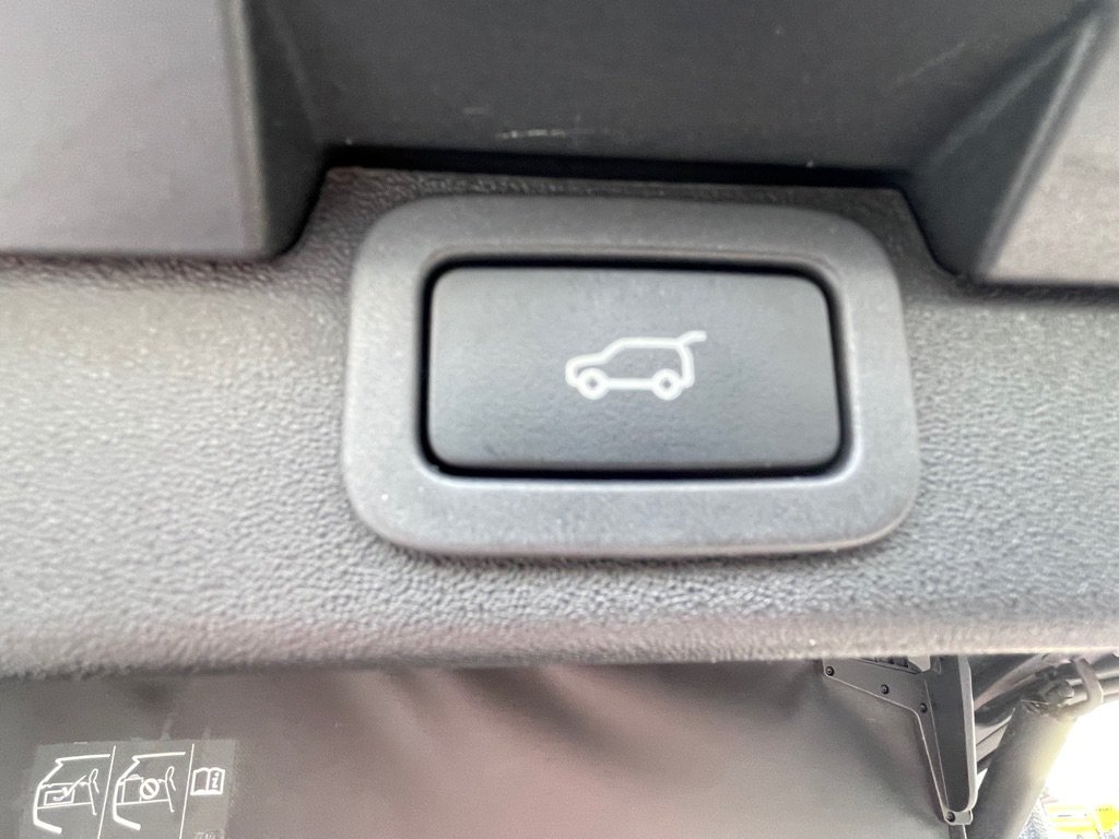 Used 2017 Land Rover Discovery SE AWD/4WD image 37