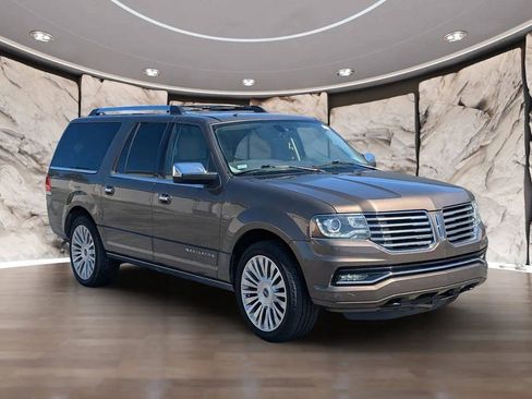 Used 2015 Lincoln Navigator L 2WD w/ Equipment Group 101A Reserve image 10
