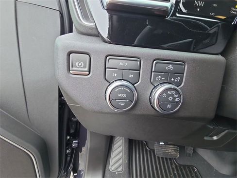 New 2026 GMC Sierra 1500 Elevation image 18