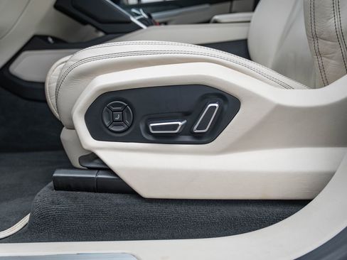 Used 2019 Lamborghini Urus image 31