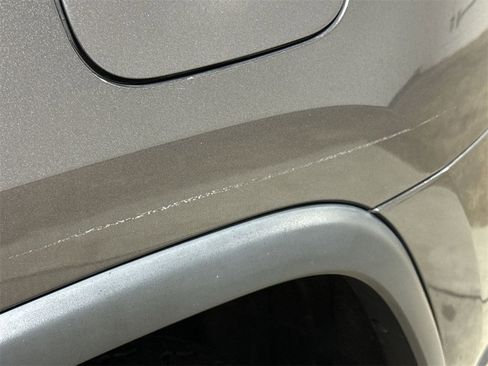 Used 2017 Jeep Grand Cherokee Laredo w/ Quick Order Package 23E image 39