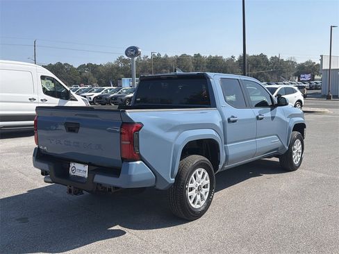 Used 2026 Toyota Tacoma SR5 image 5